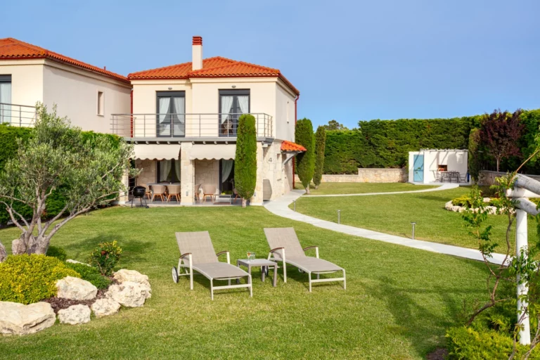 Villa with large corner garden and barbeque